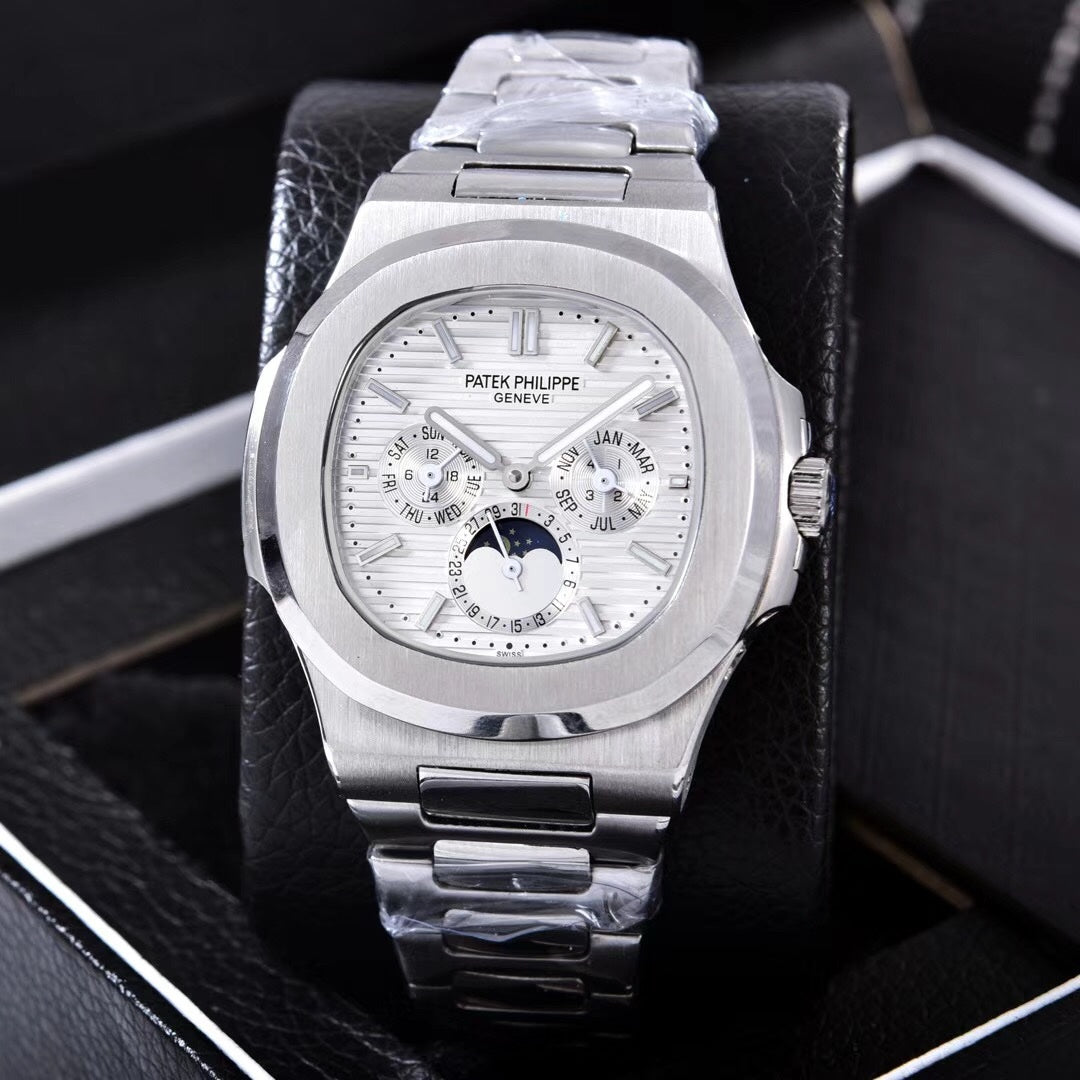 Patek Philippe Nautilus White Dial 41 mm Bracelet Men's Watch (Ref. V1)