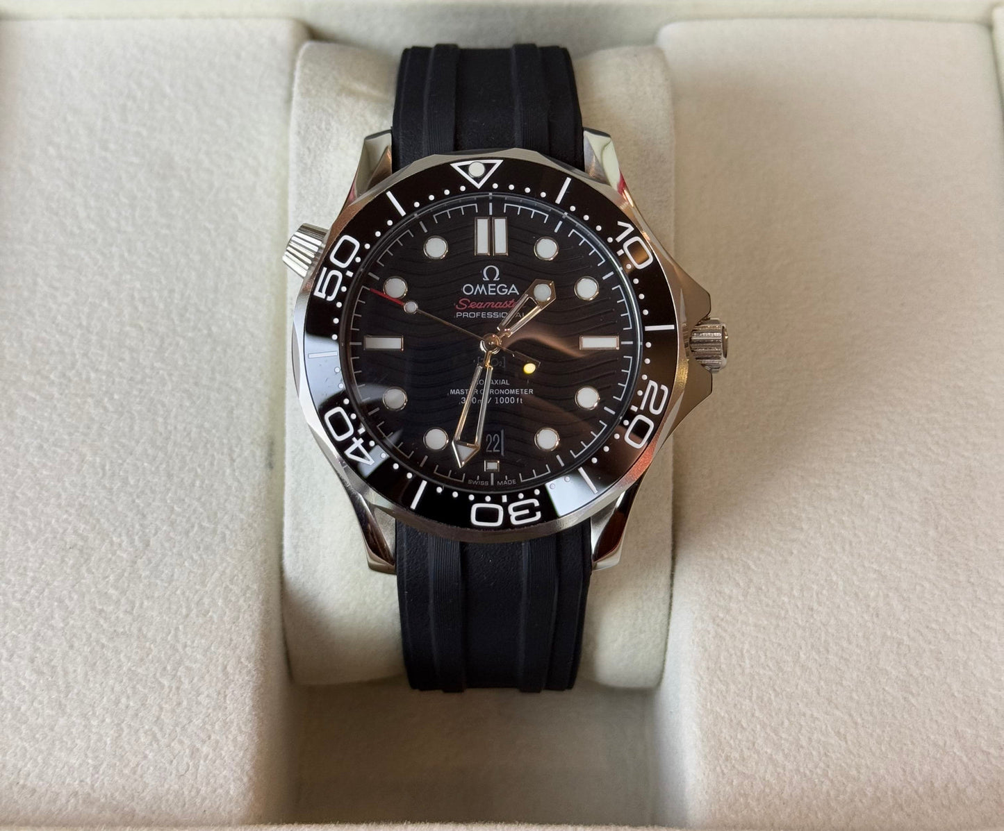 Omega Seamaster Diver 300M Black Dial Ceramic Bezel Rubber Strap