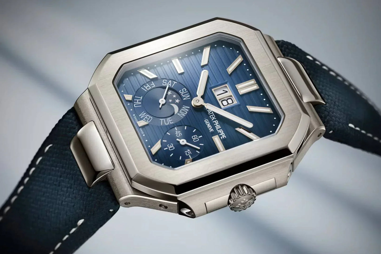 Patek Philippe Blue Dial 45 mm Bracelet Men's Watch (Ref. V3)