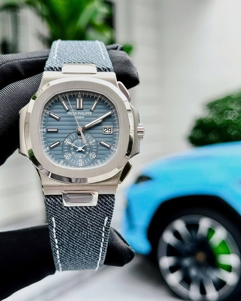 Patek Philippe Nautilus Blue Dial 41 mm Rubber Strap Men's Watch (Ref. V2)