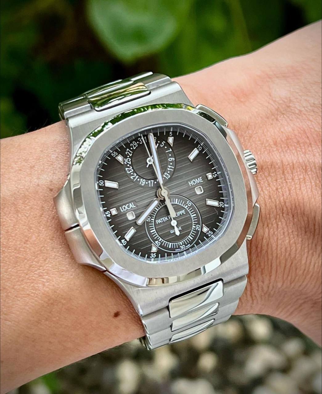 Patek Philippe Nautilus 41 mm Bracelet Men's Watch (Ref. V1)