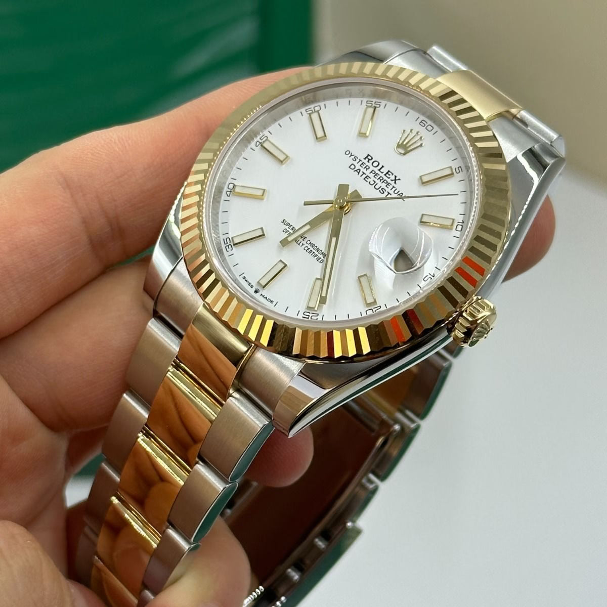 Rolex Datejust White Dial 41 mm Metal Bracelet Men's Watch (Ref. 077)