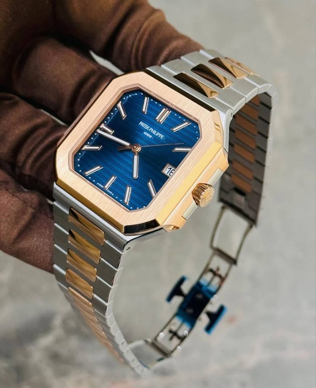 Patek Philippe Blue Dial 45 mm Bracelet Men's Watch (Ref. V2)